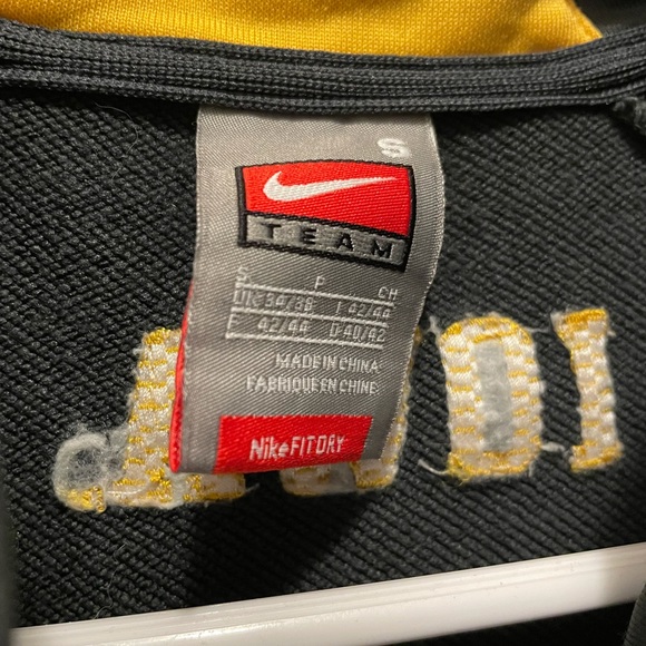 Nike men’s small jacket. Great condition!Go Hawks! - Picture 2 of 3